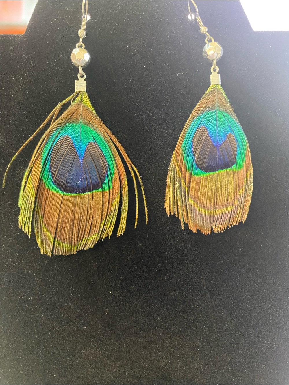 Boho Peacock Feather Drop Dangle Earrings Iridescent Blue & Green Accent - Picture 7 of 11